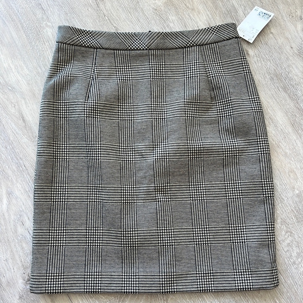 New with tags. H&M skirt. Size 6